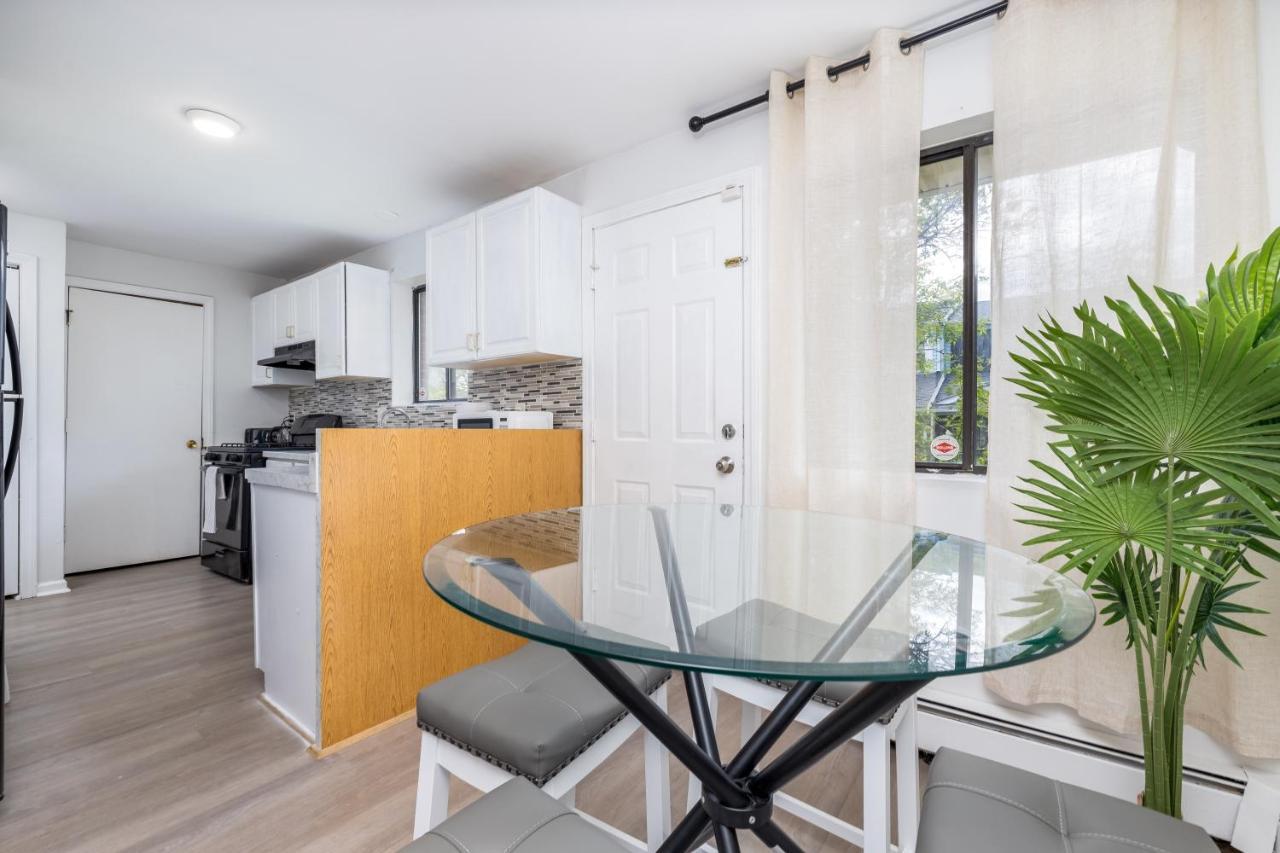 Beautiful 3 Bedroom Condo In Hartford! Exterior photo