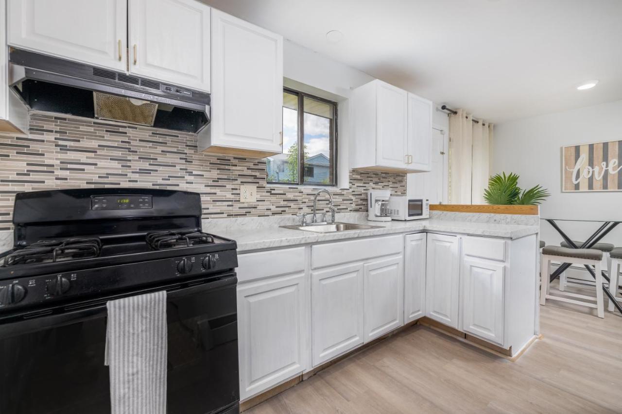 Beautiful 3 Bedroom Condo In Hartford! Exterior photo